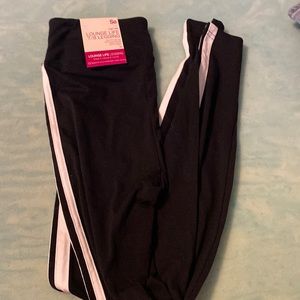 KOHLS WOMENS XS LEGGINGS NEW WITH TAG